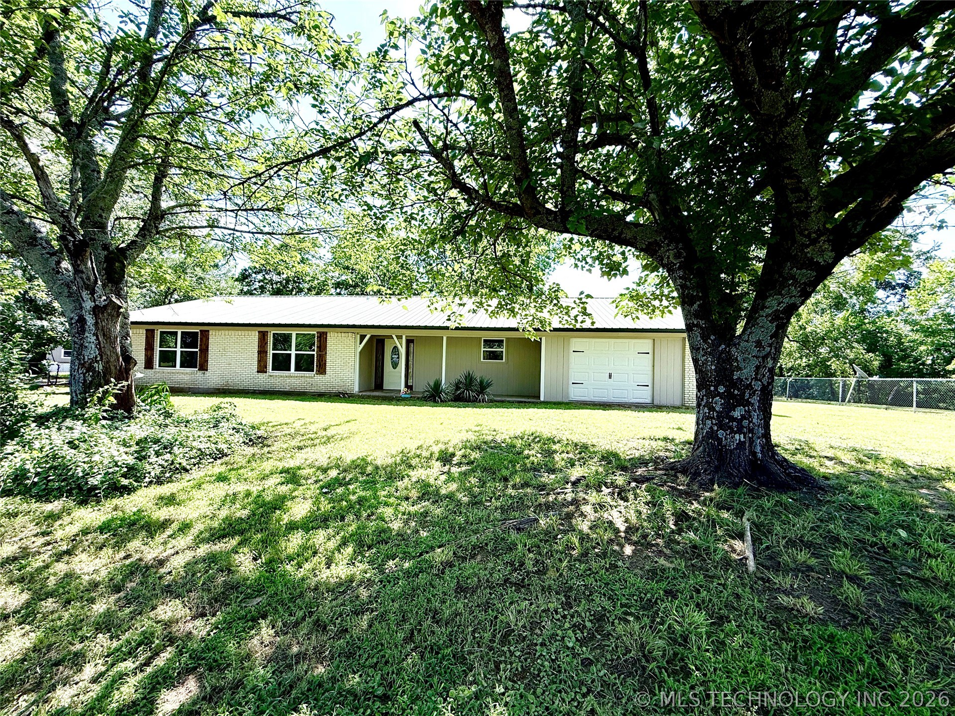 2835 Roy Roberts Road Property Photo 1