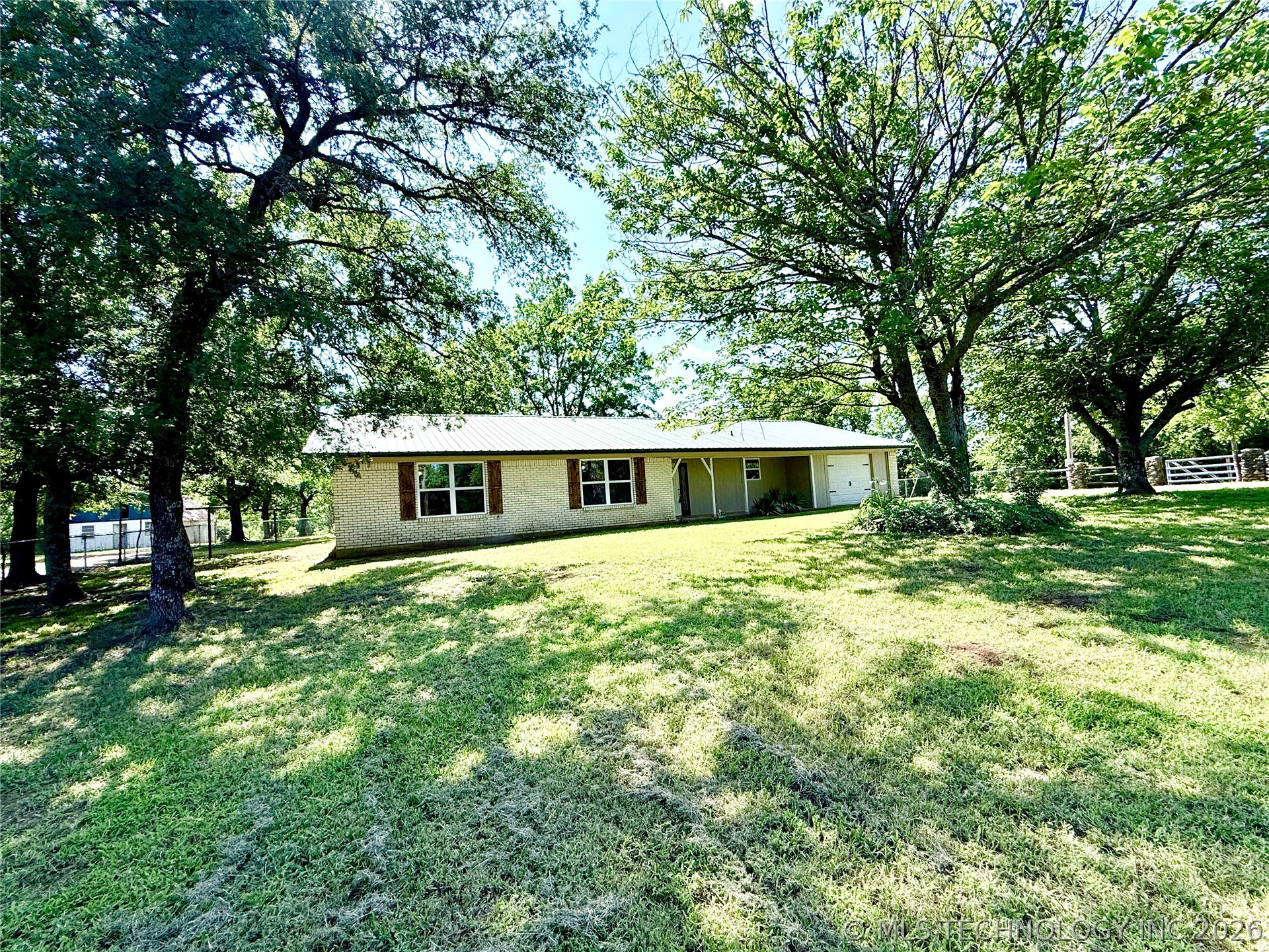 2835 Roy Roberts Road Property Photo 2