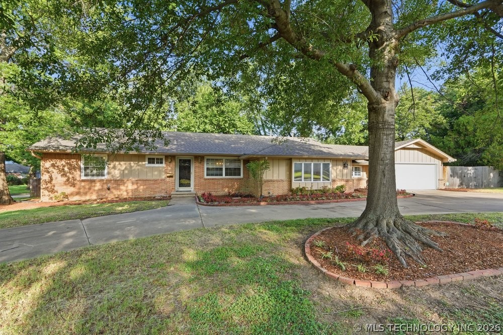 5880 S Quebec Avenue Property Photo