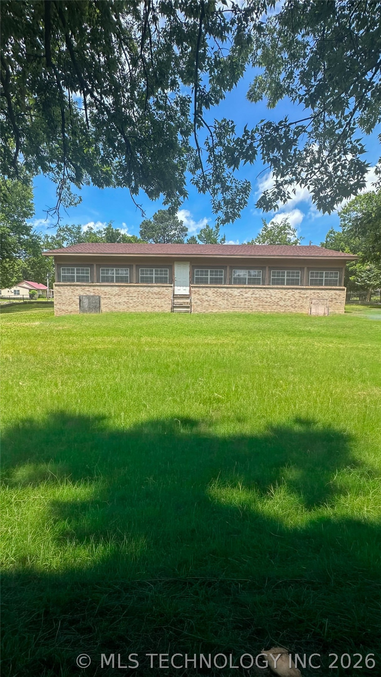 463 W 10th Street Property Photo 1