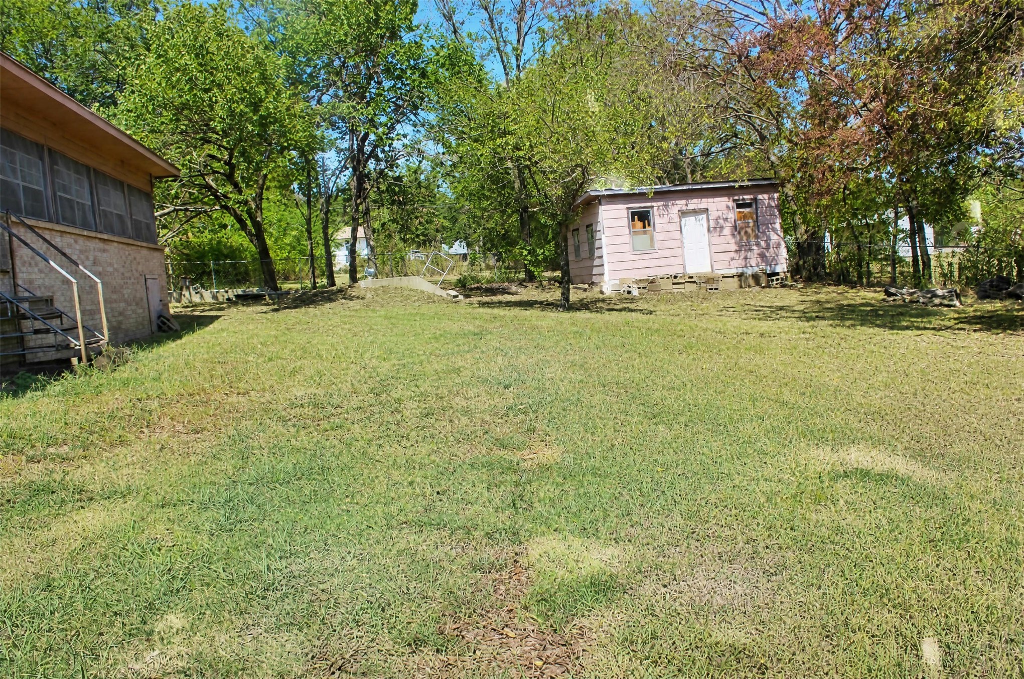 463 W 10th Street Property Photo 22
