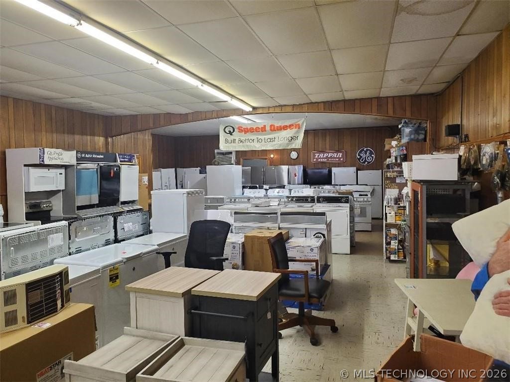 507 W Broadway Street Property Photo 4