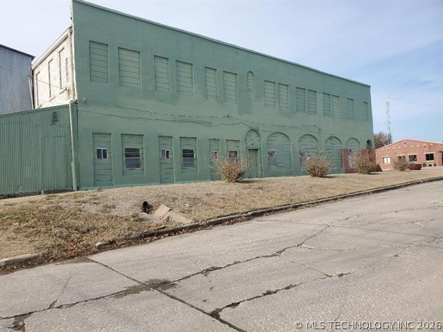 507 W Broadway Street Property Photo 7