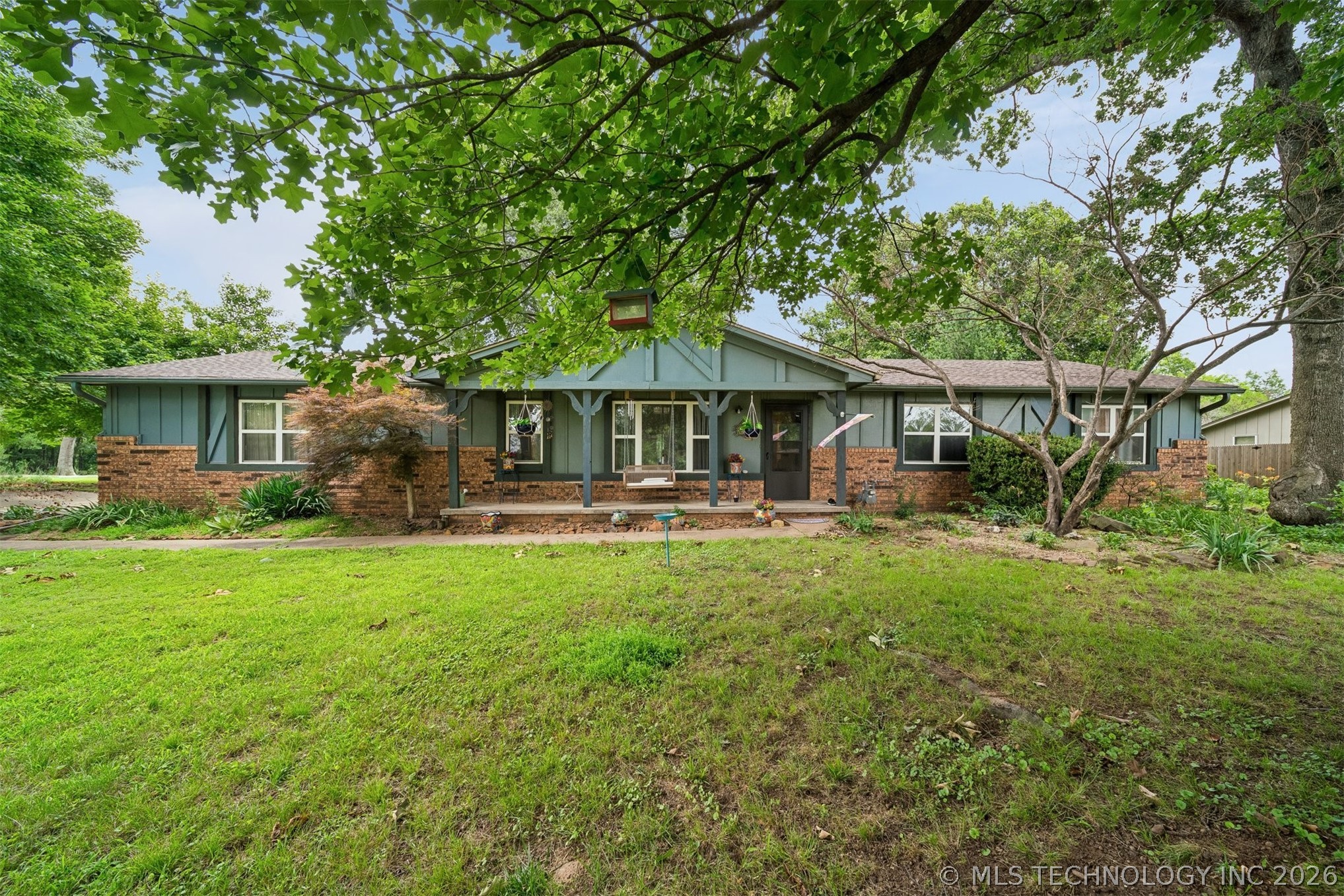 21585 S Glenwood Drive Property Photo 3