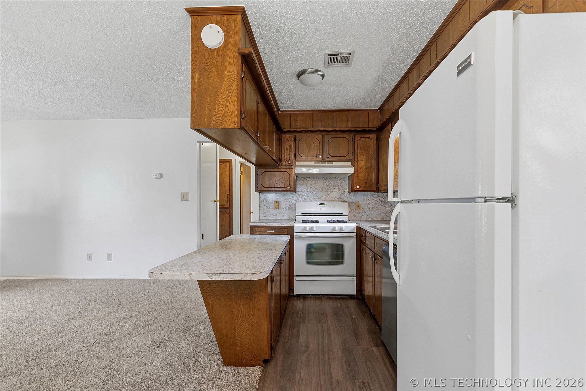 551 Delaware Avenue Property Photo 6