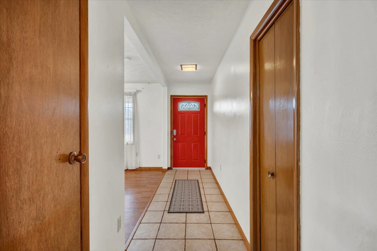 108 W Paul Street Property Photo 3