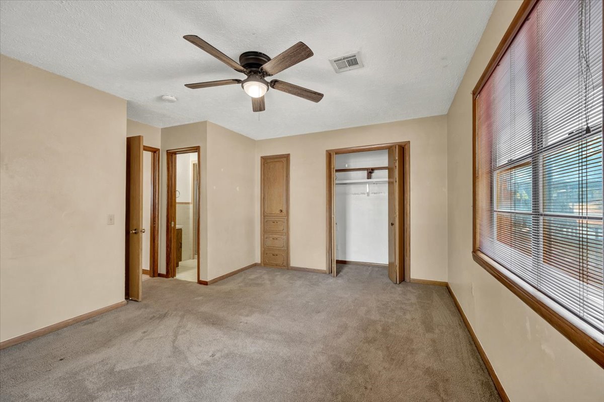 108 W Paul Street Property Photo 19