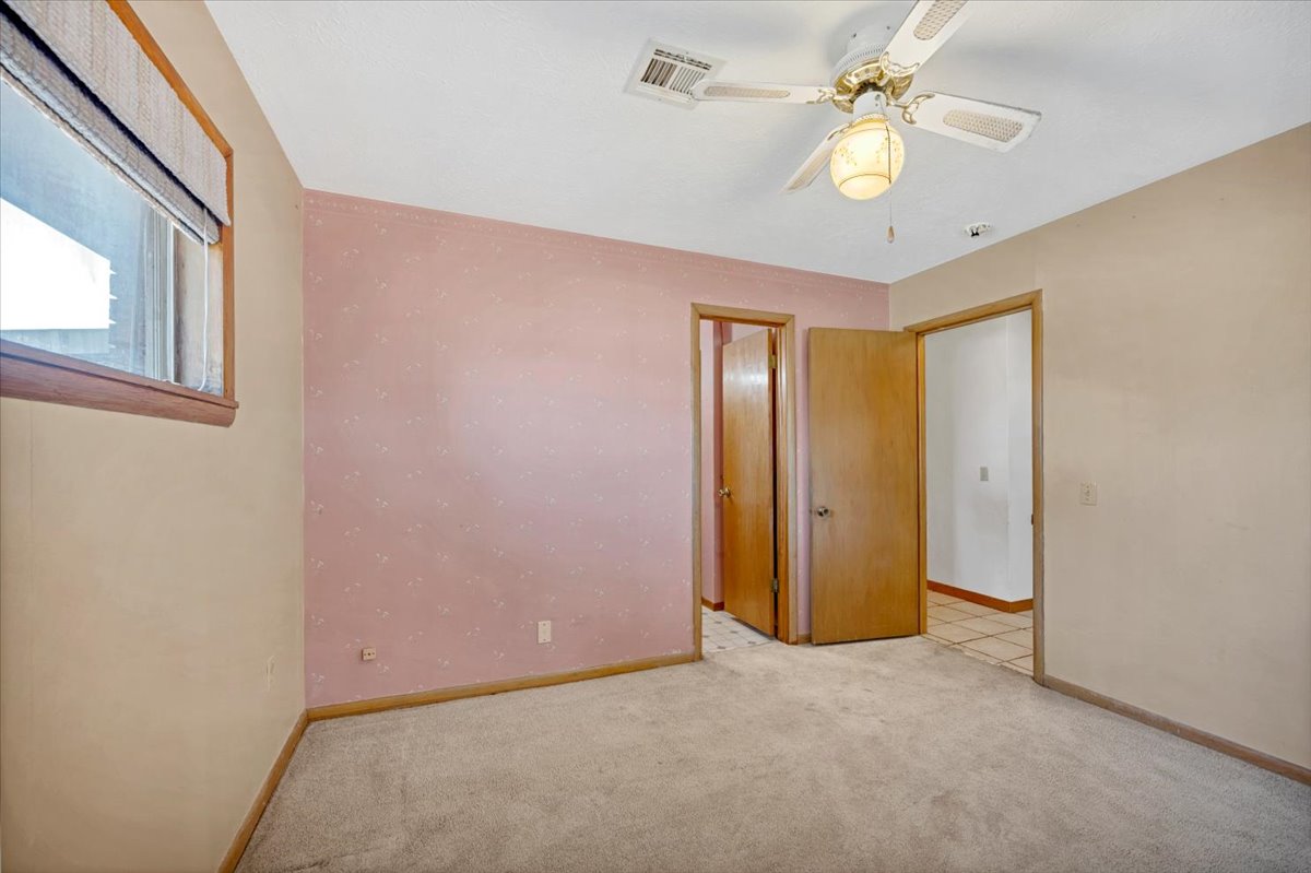 108 W Paul Street Property Photo 24