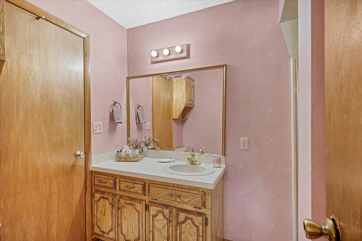 108 W Paul Street Property Photo 25