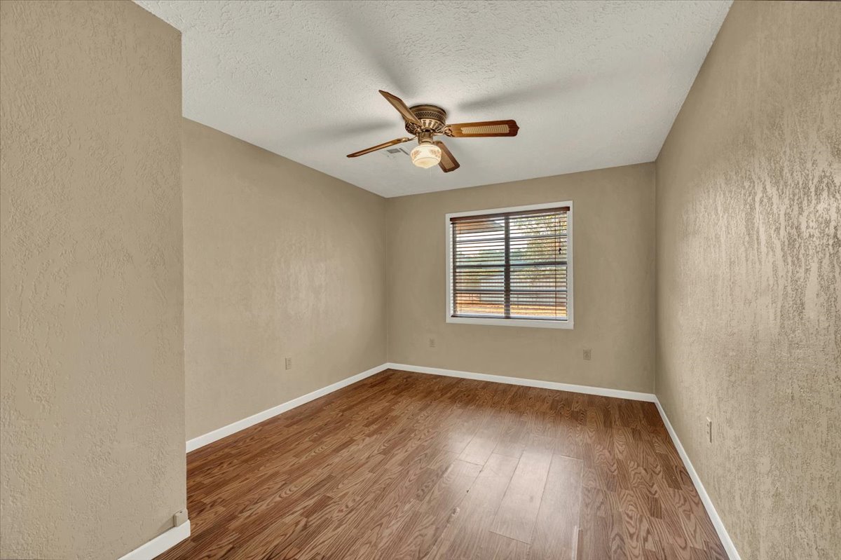108 W Paul Street Property Photo 27