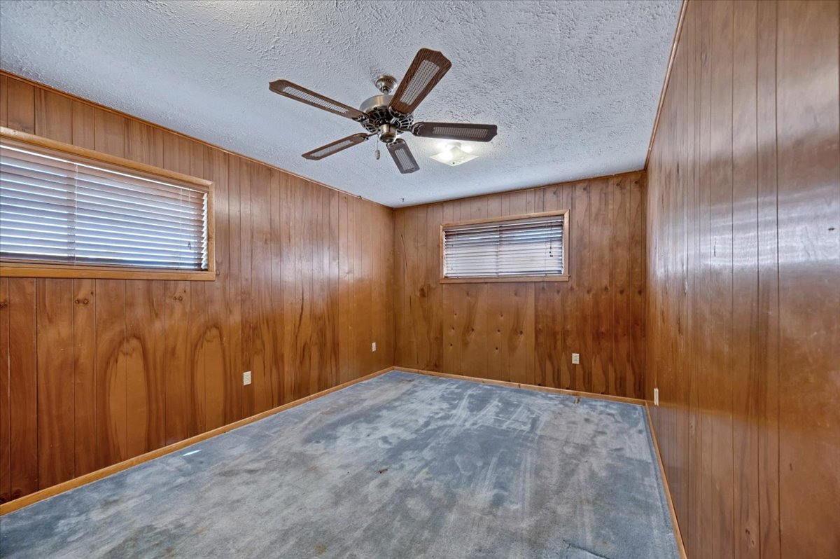108 W Paul Street Property Photo 32