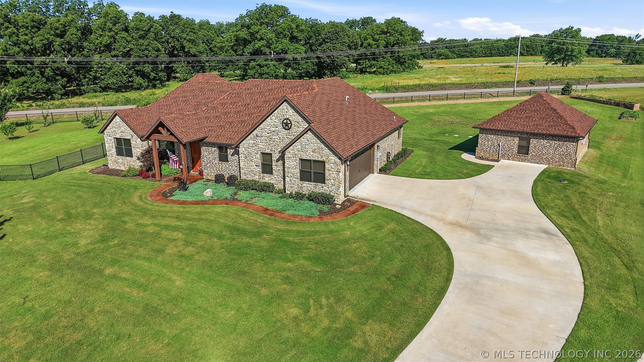 15 N Wilderness Road Property Photo 1