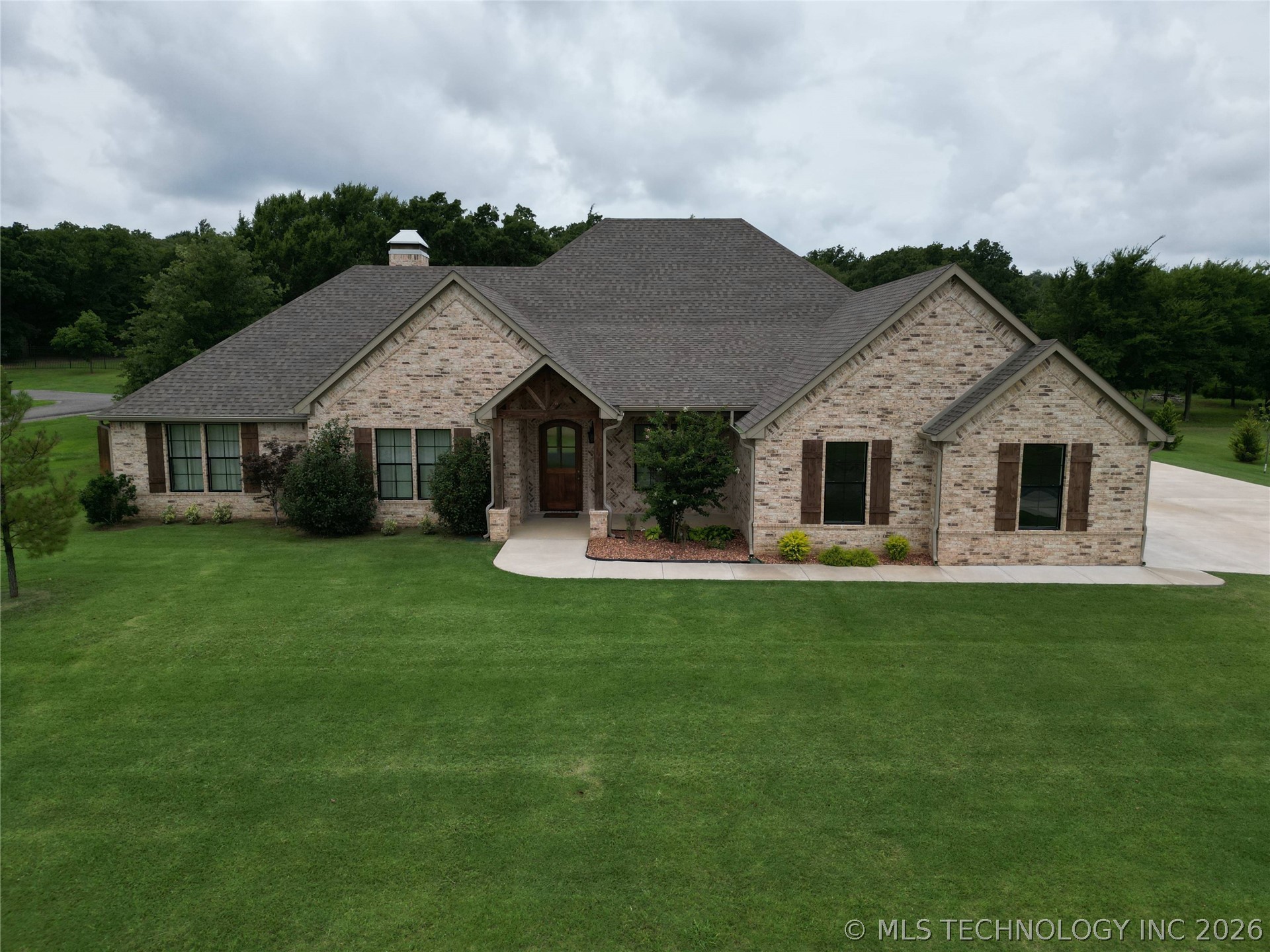 663 Chateau Bend Property Photo 1