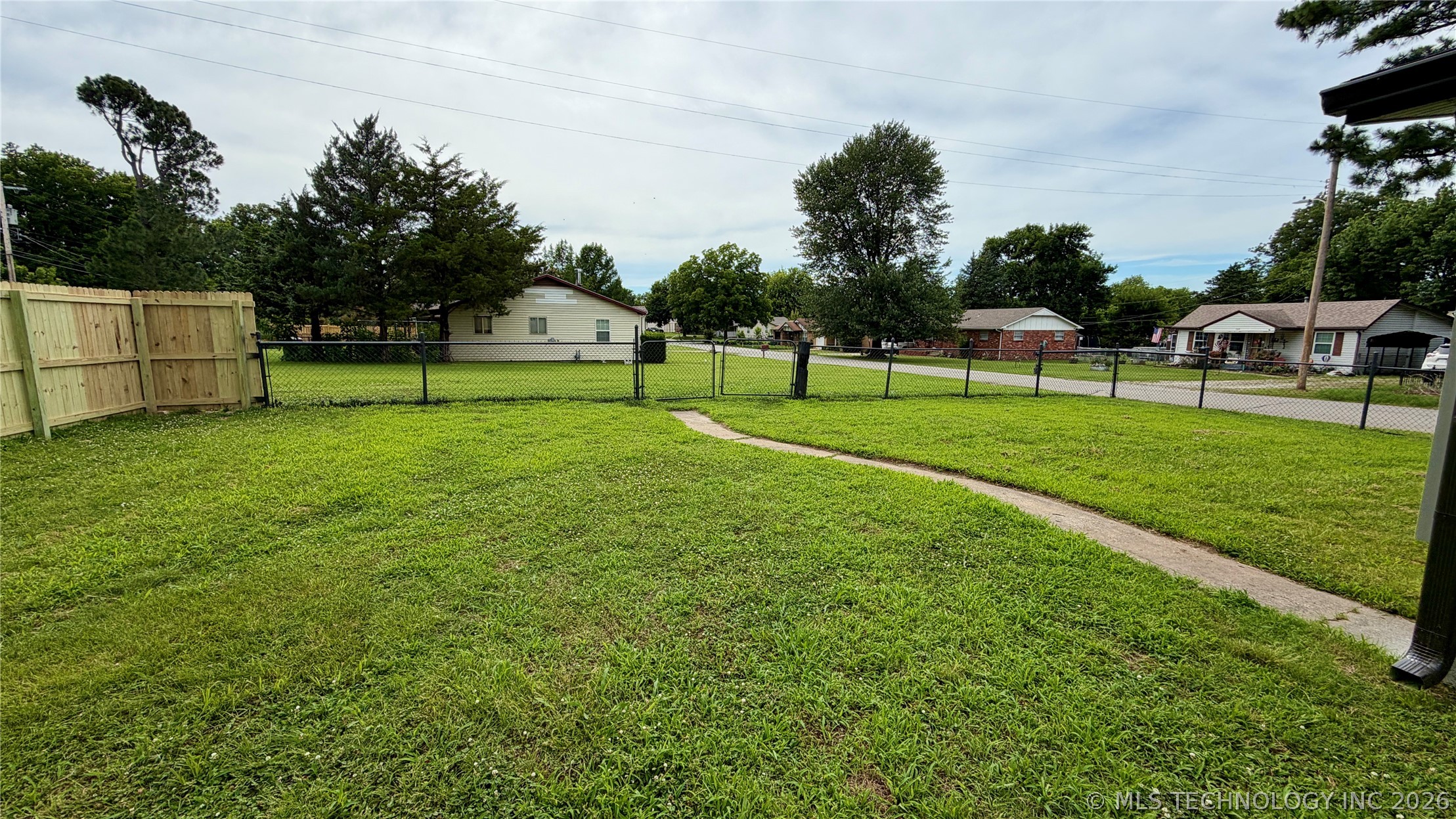 1700 S Park Street Property Photo 33