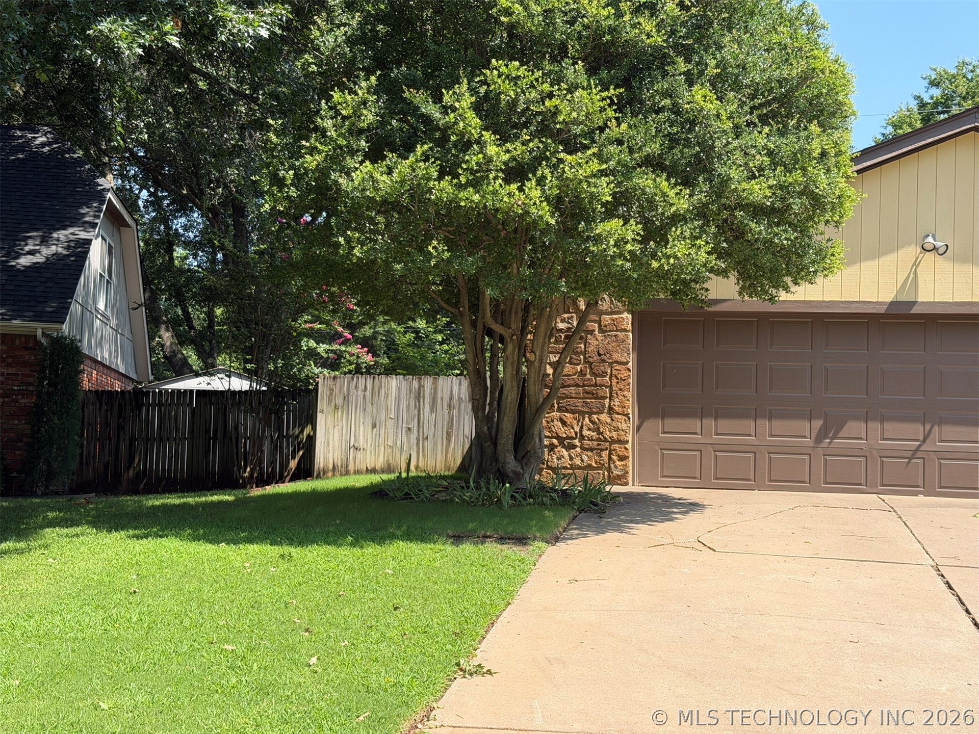 5935 E 79th Street Property Photo 3