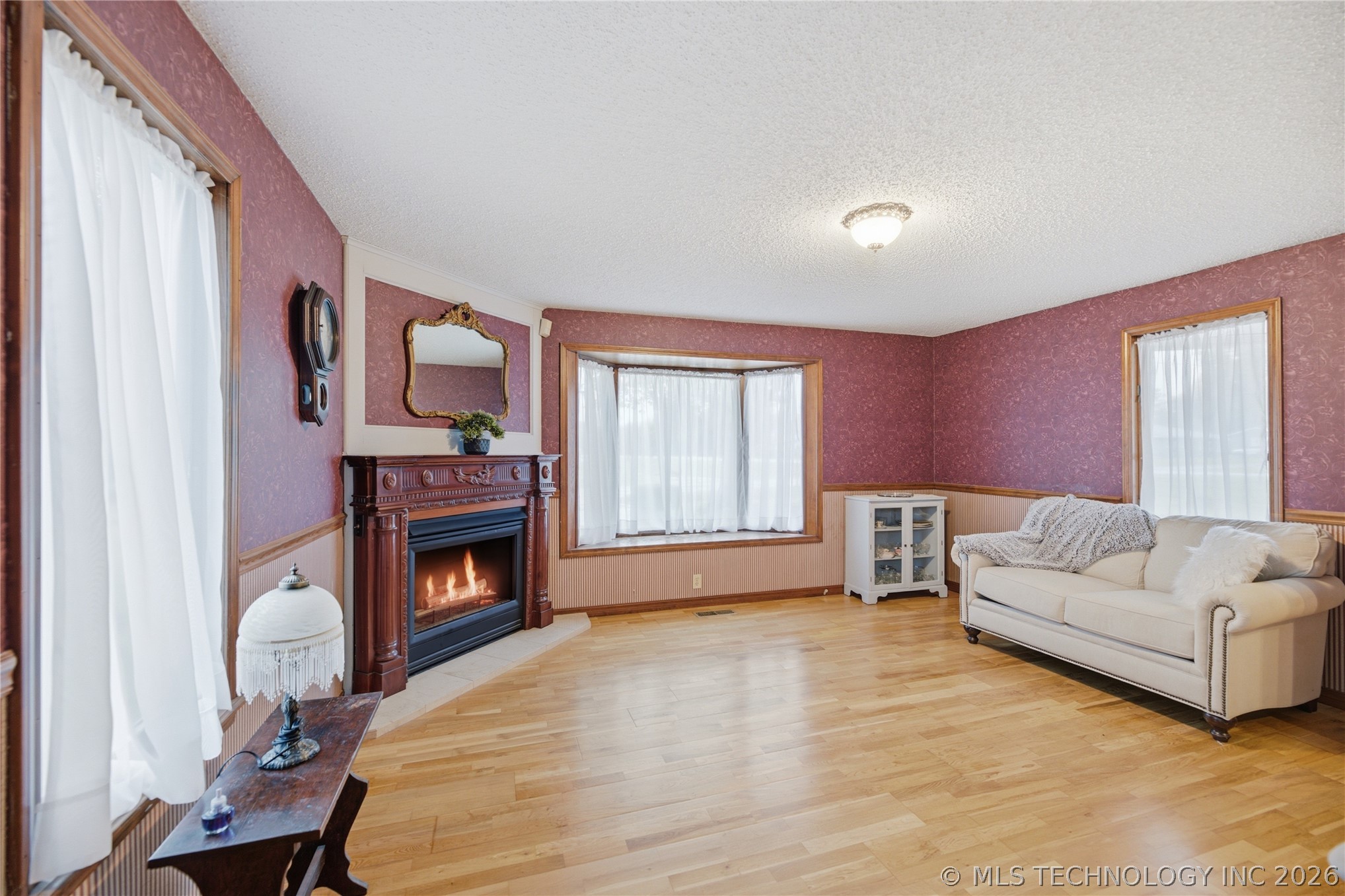 401 E Main Street Property Photo 15