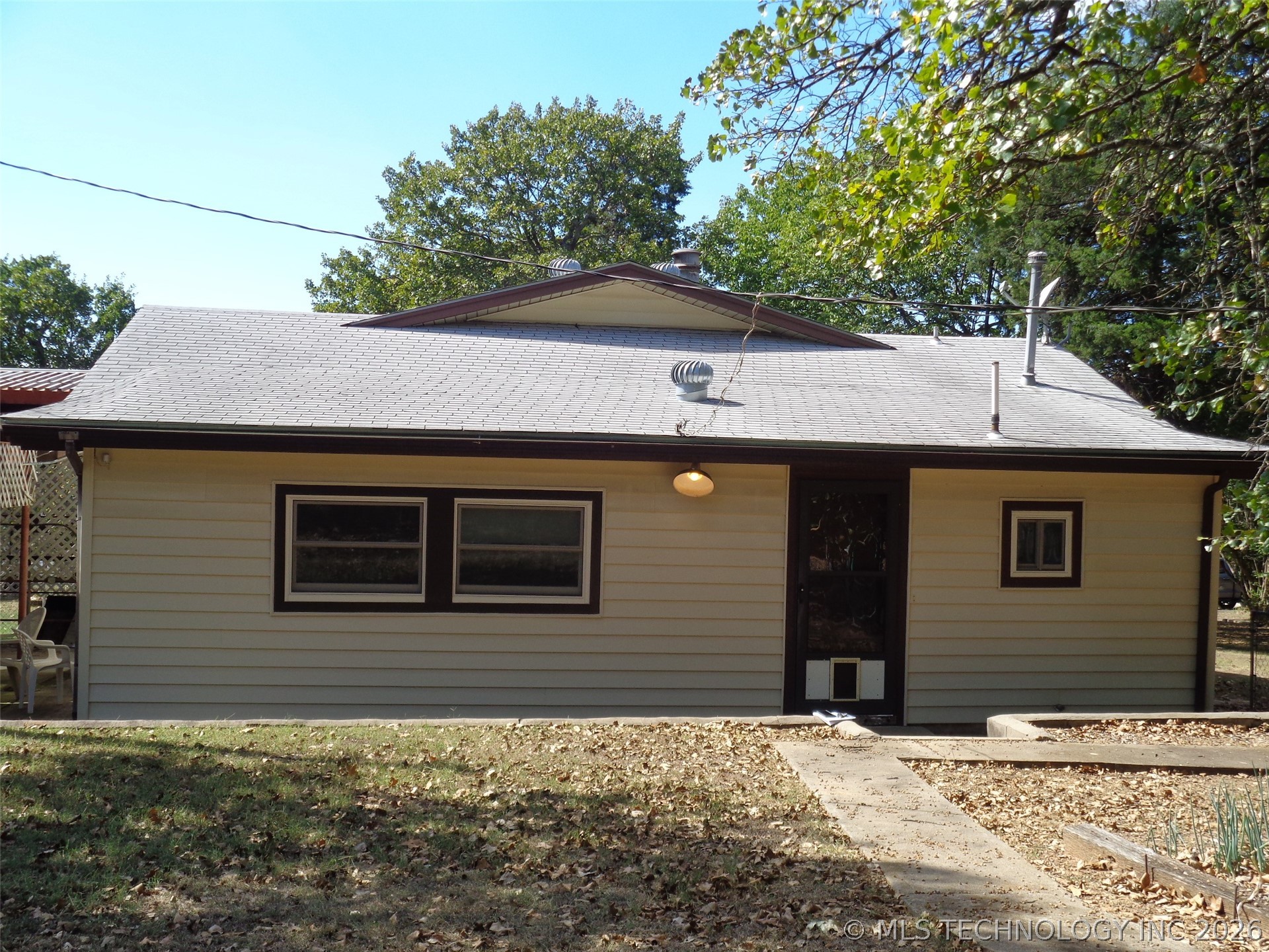 211 Oak Avenue Property Photo 2