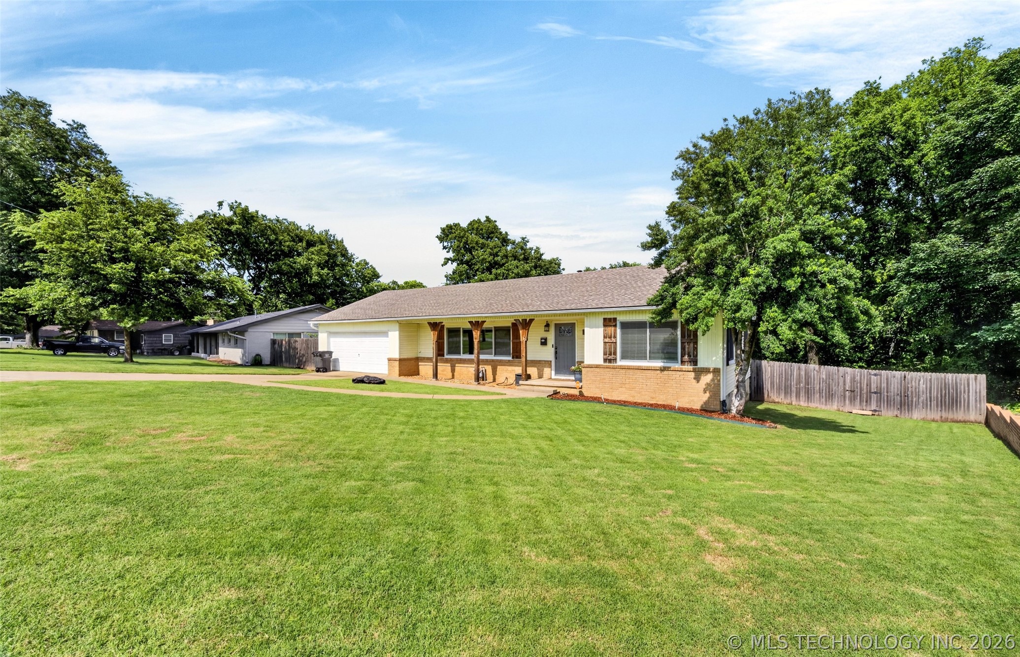 1604 Smysor Drive Property Photo 2