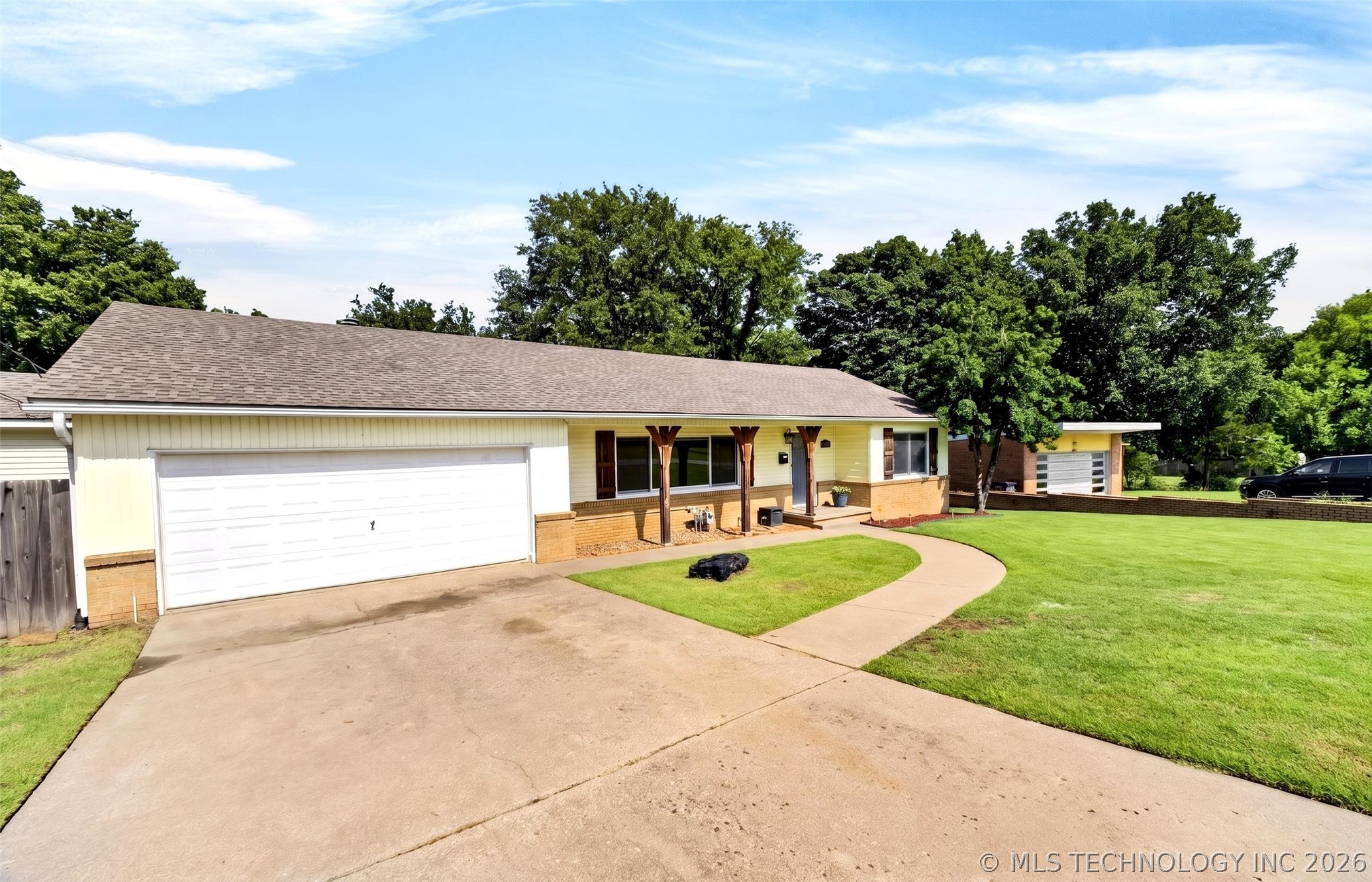 1604 Smysor Drive Property Photo 3