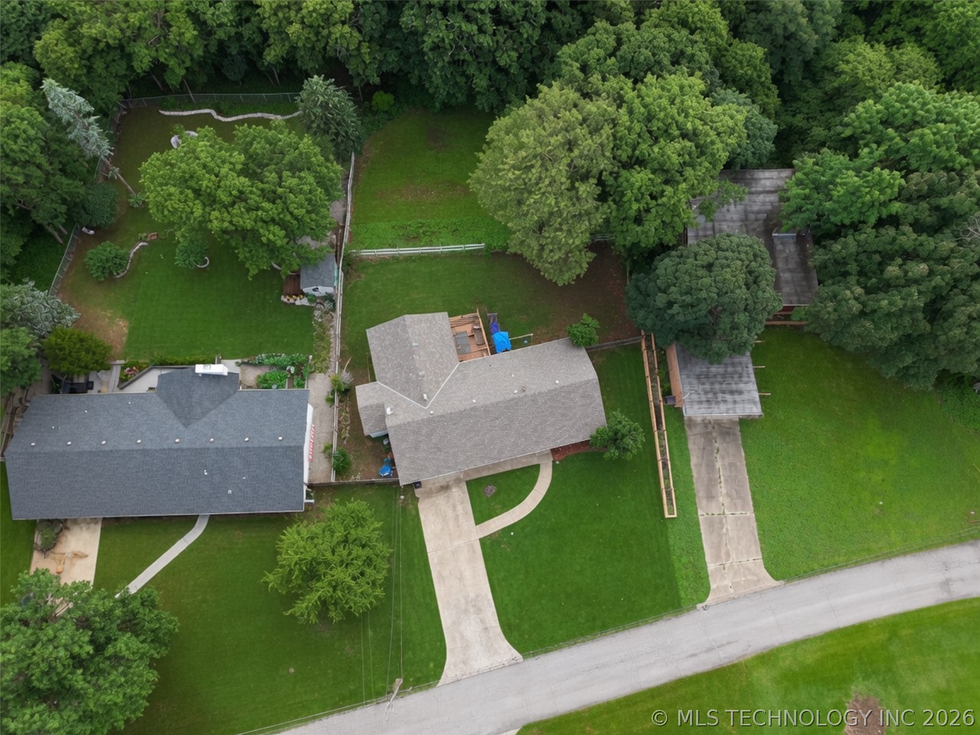 1604 Smysor Drive Property Photo 8