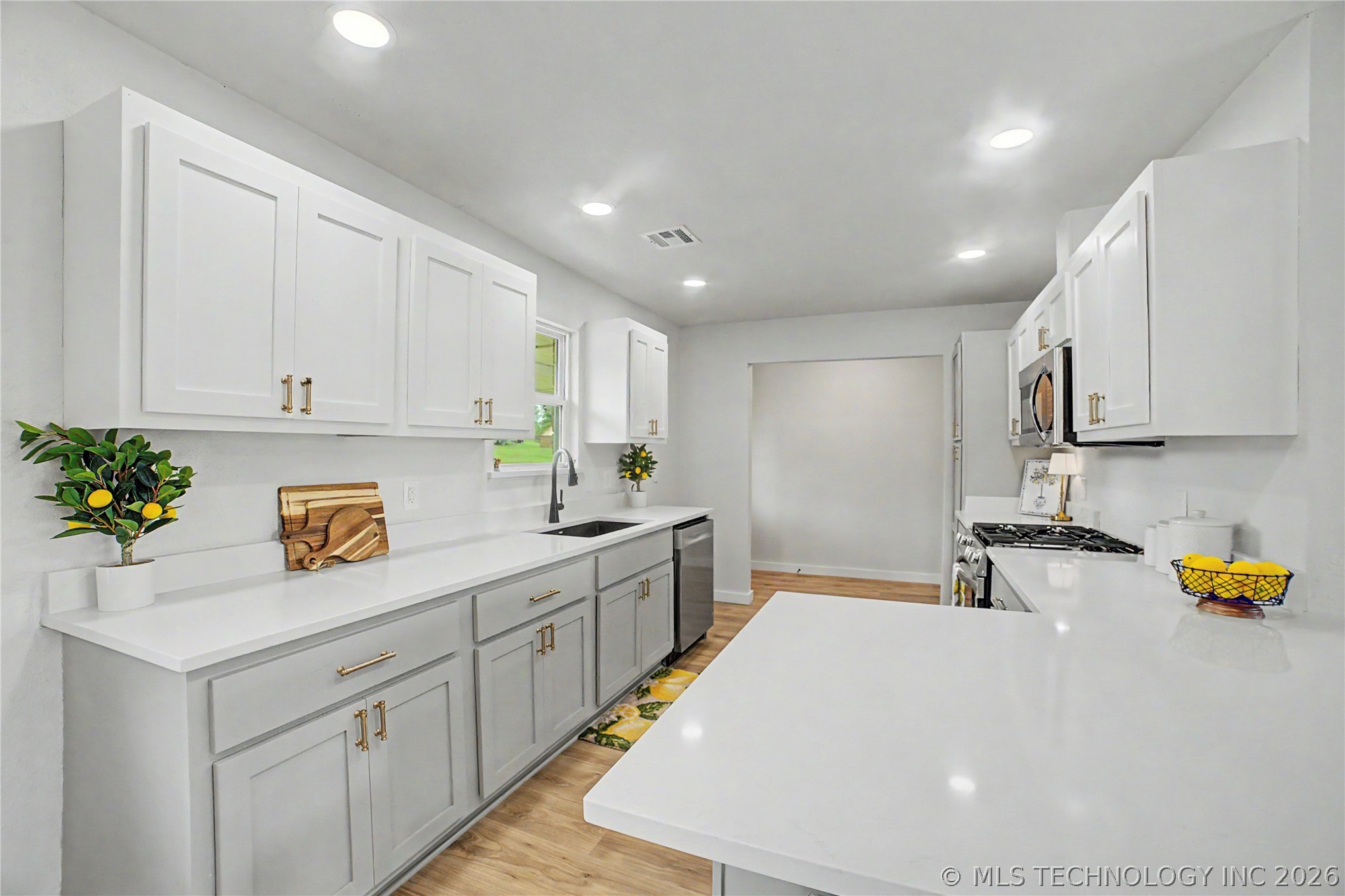 17074 E 107th Street N Property Photo 5