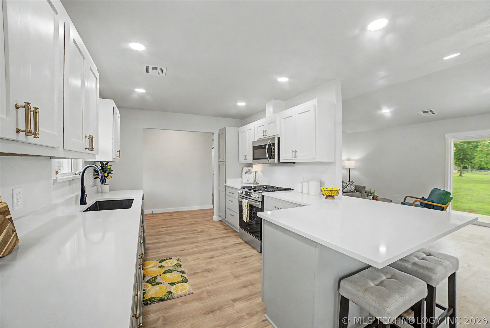 17074 E 107th Street N Property Photo 6