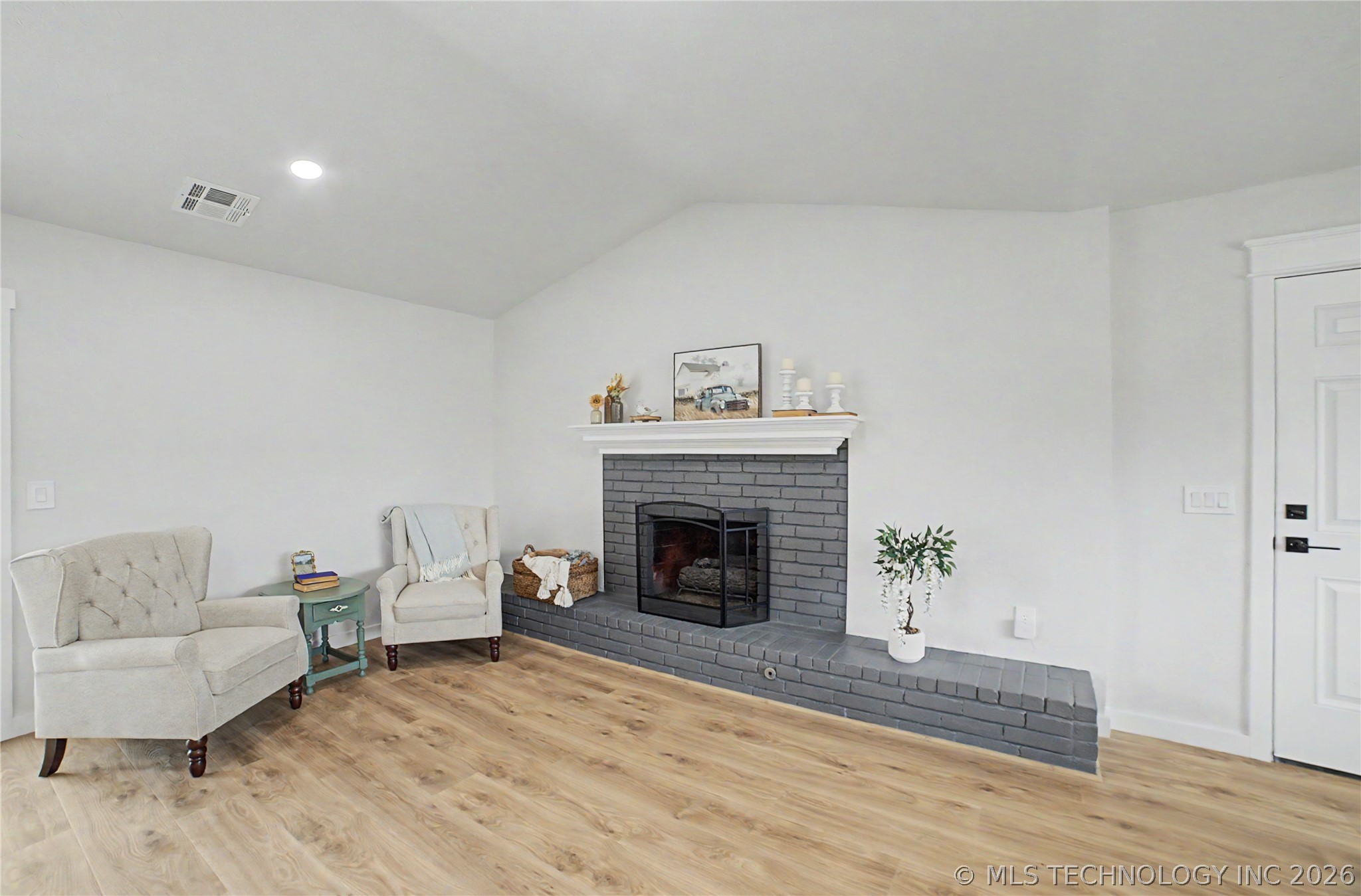 17074 E 107th Street N Property Photo 11