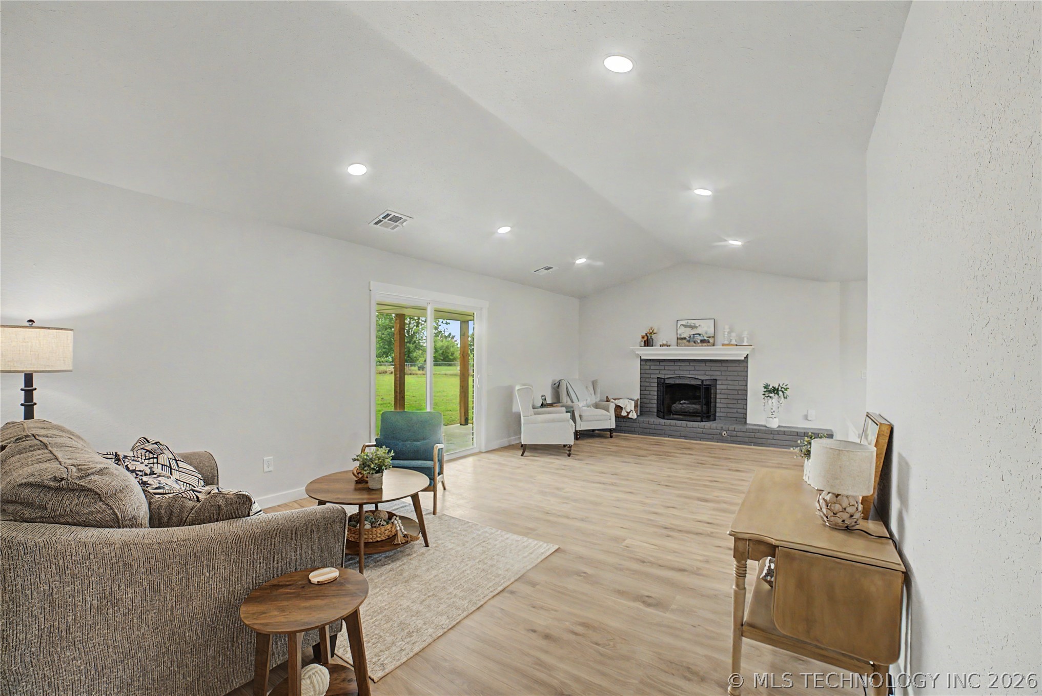 17074 E 107th Street N Property Photo 12