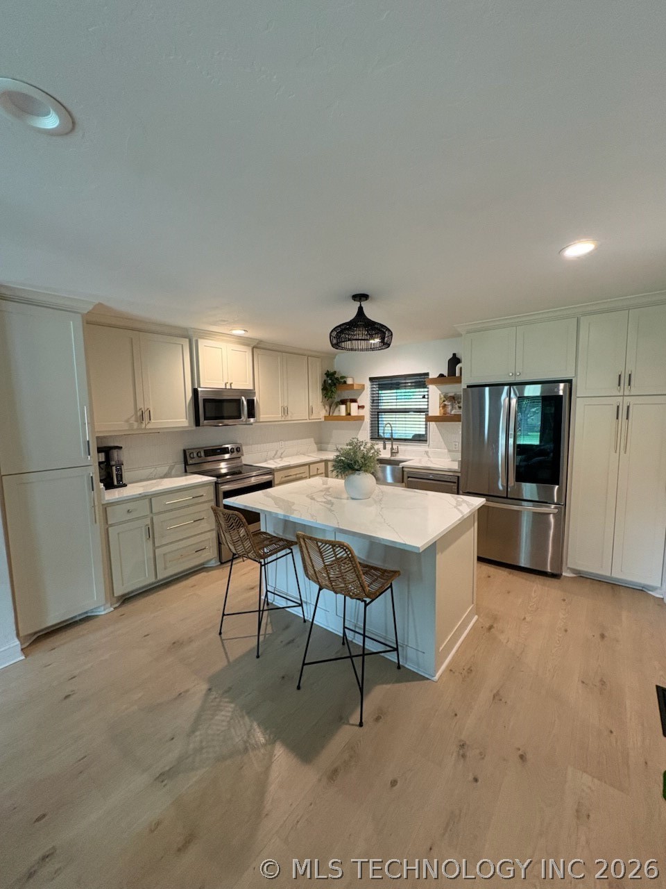 103 N Sunset Property Photo 6