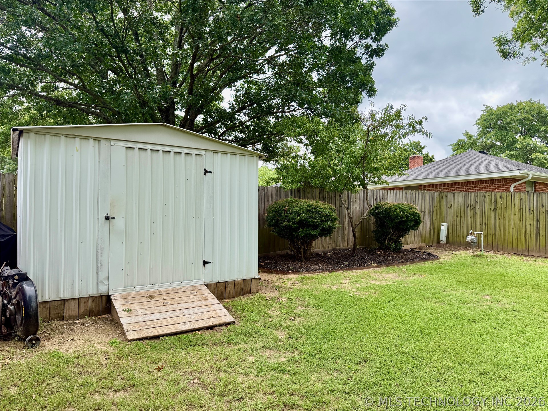 2513 Foliage Property Photo 51