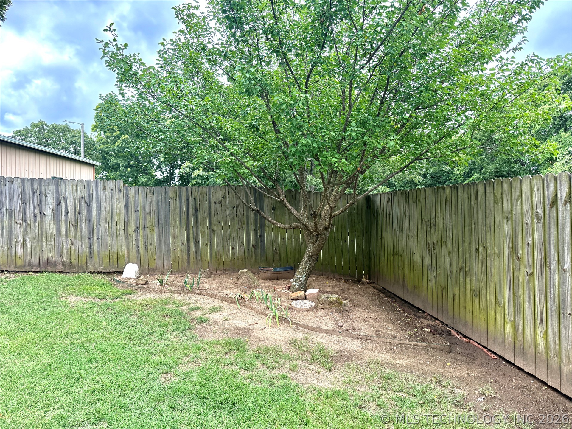 2513 Foliage Property Photo 60