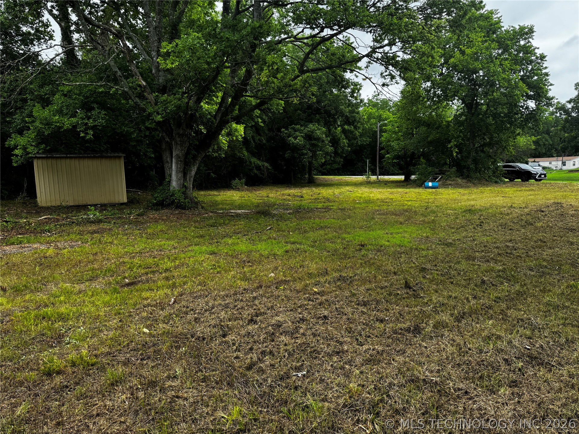 606 W 15th St Property Photo 14