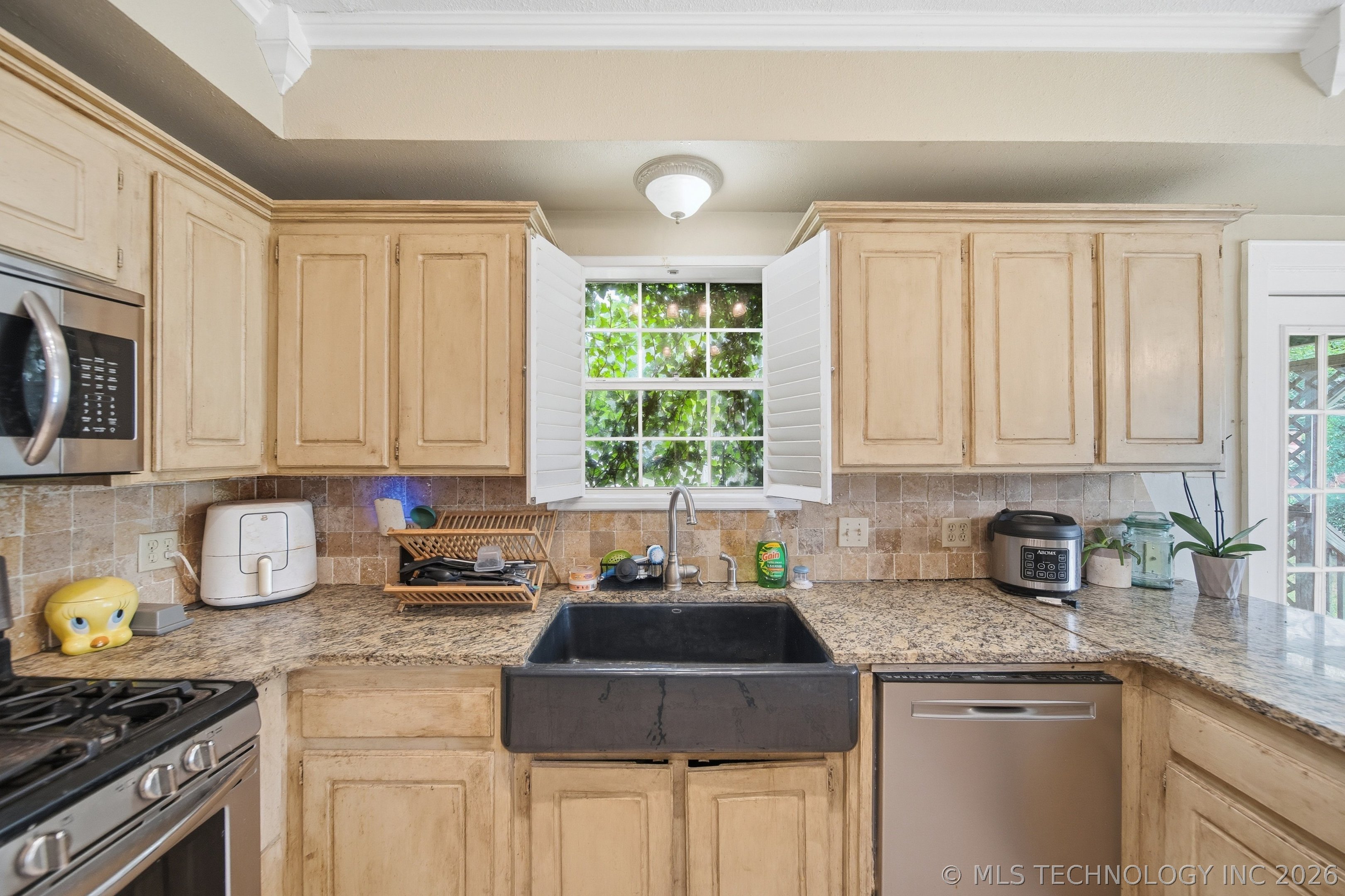 202 S Maple Street Property Photo 9