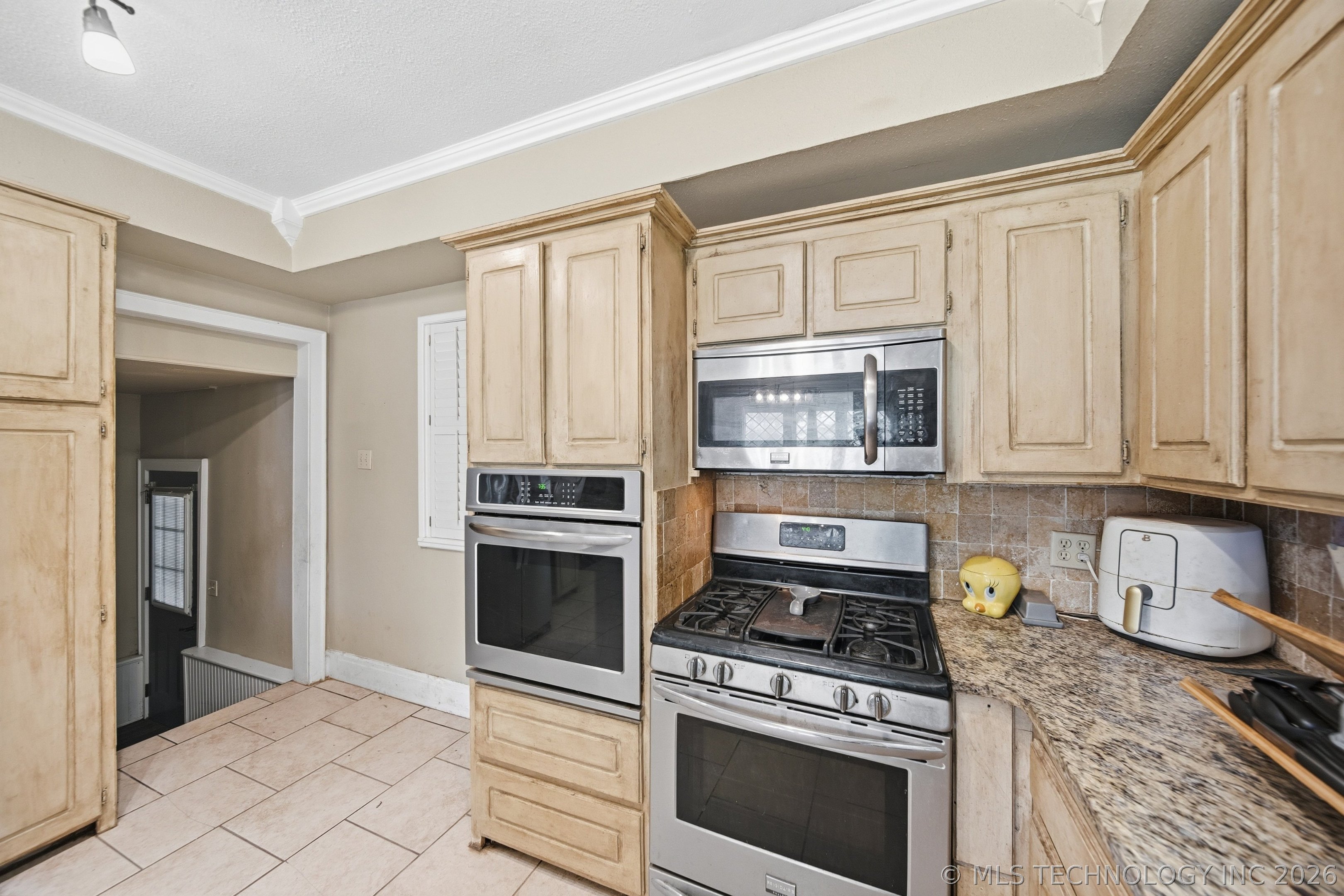 202 S Maple Street Property Photo 11