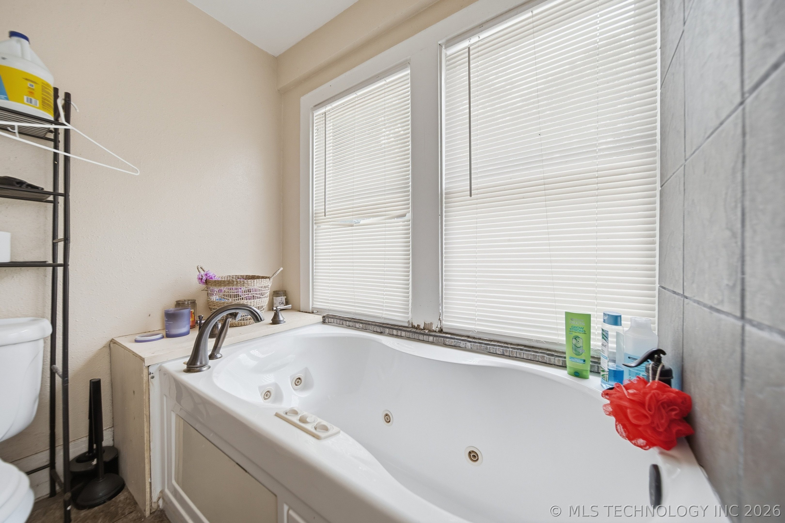 202 S Maple Street Property Photo 19