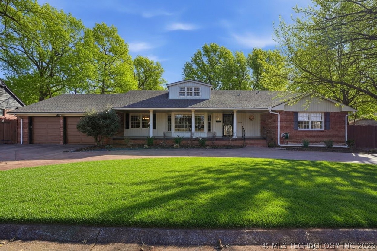 3127 S Lewis Avenue Property Photo 1