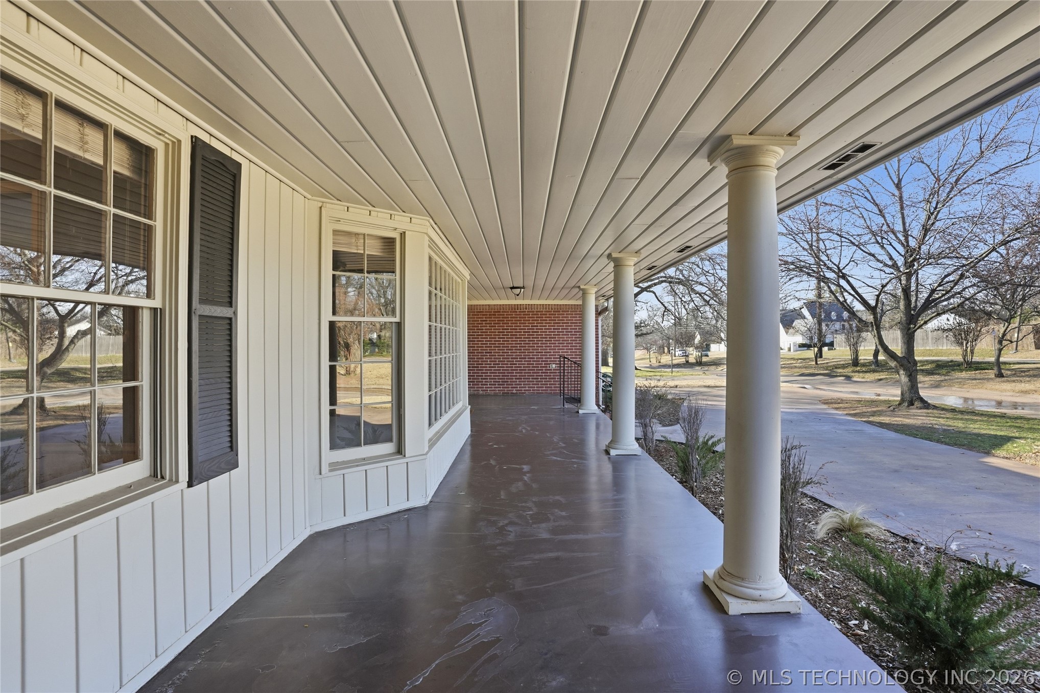 3127 S Lewis Avenue Property Photo 3