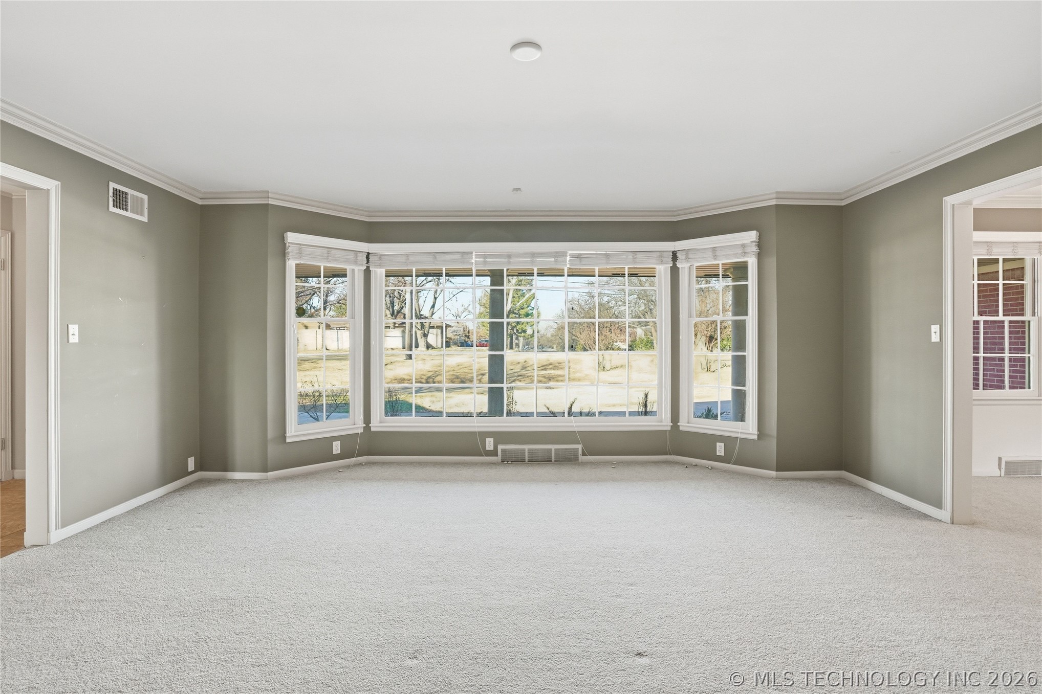 3127 S Lewis Avenue Property Photo 9