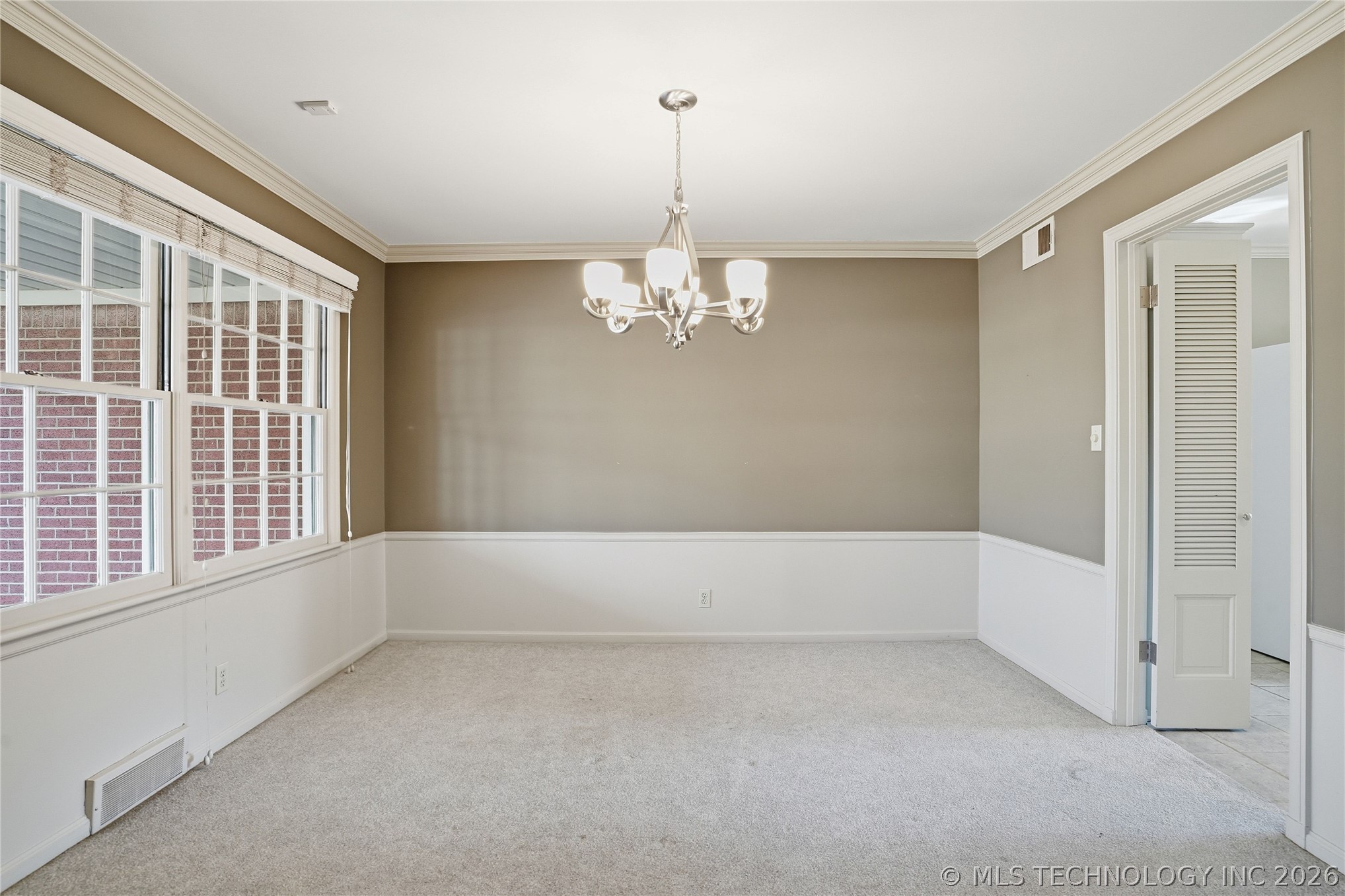 3127 S Lewis Avenue Property Photo 14