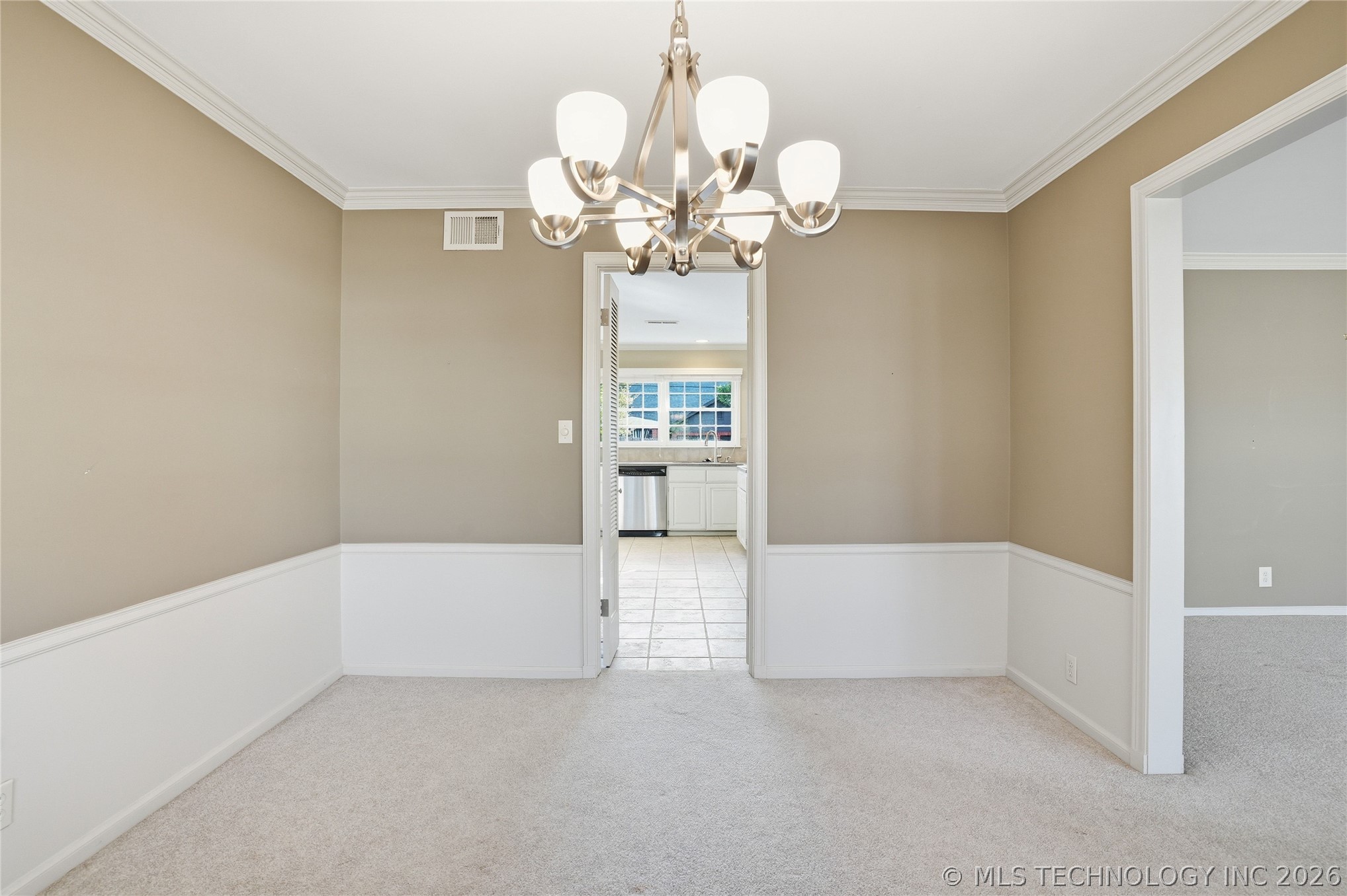 3127 S Lewis Avenue Property Photo 17