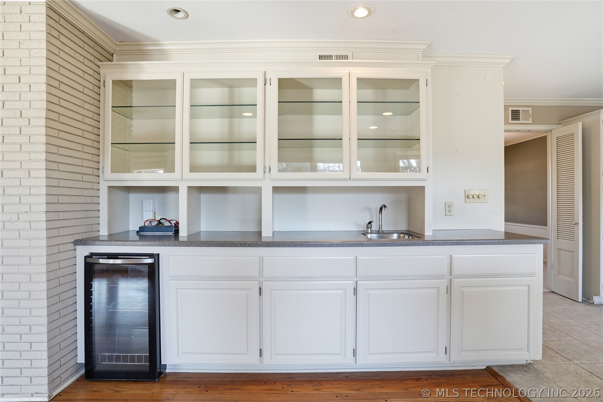 3127 S Lewis Avenue Property Photo 24