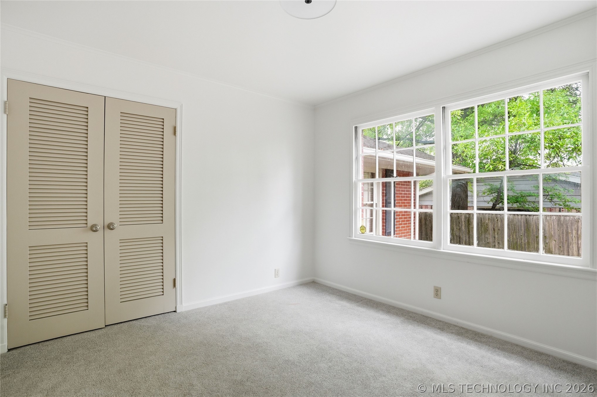 3127 S Lewis Avenue Property Photo 54