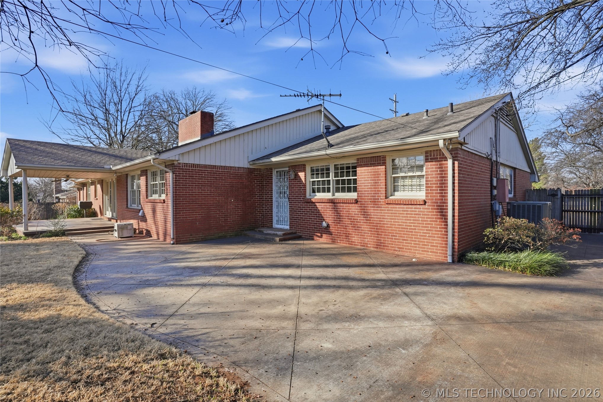 3127 S Lewis Avenue Property Photo 70