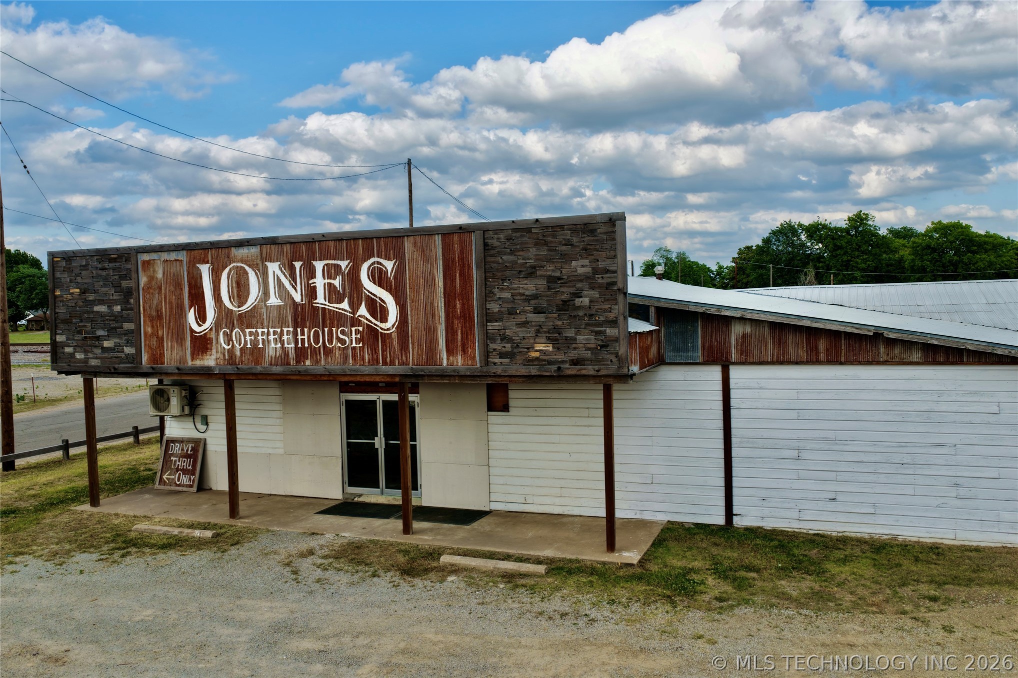 15 E Foley Street Property Photo 4