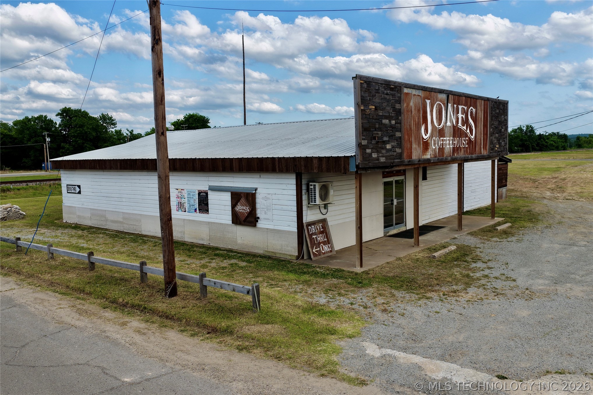 15 E Foley Street Property Photo 5