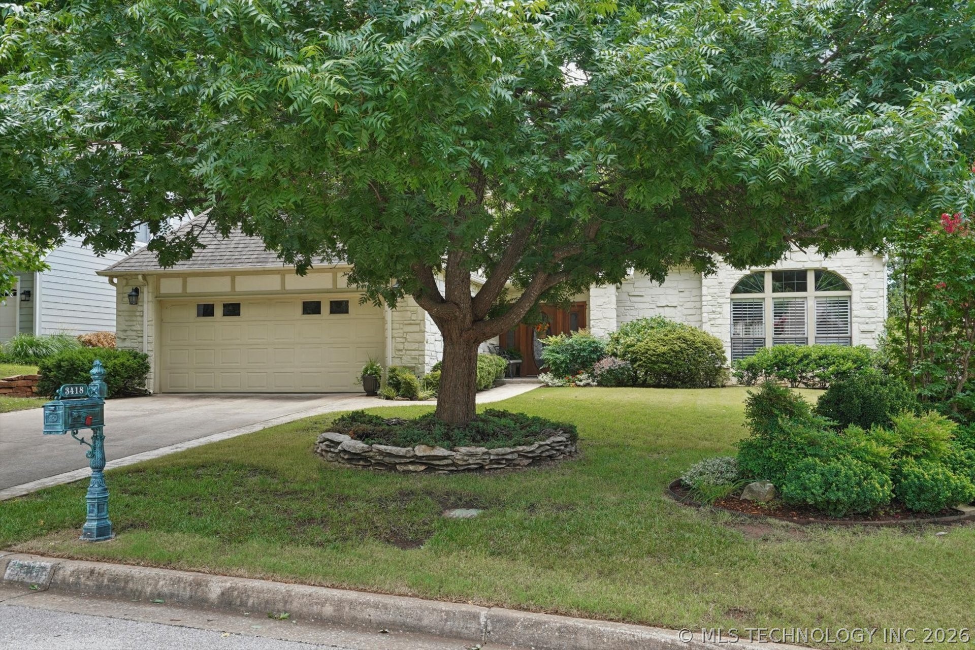 3418 E 87th Place Property Photo 2