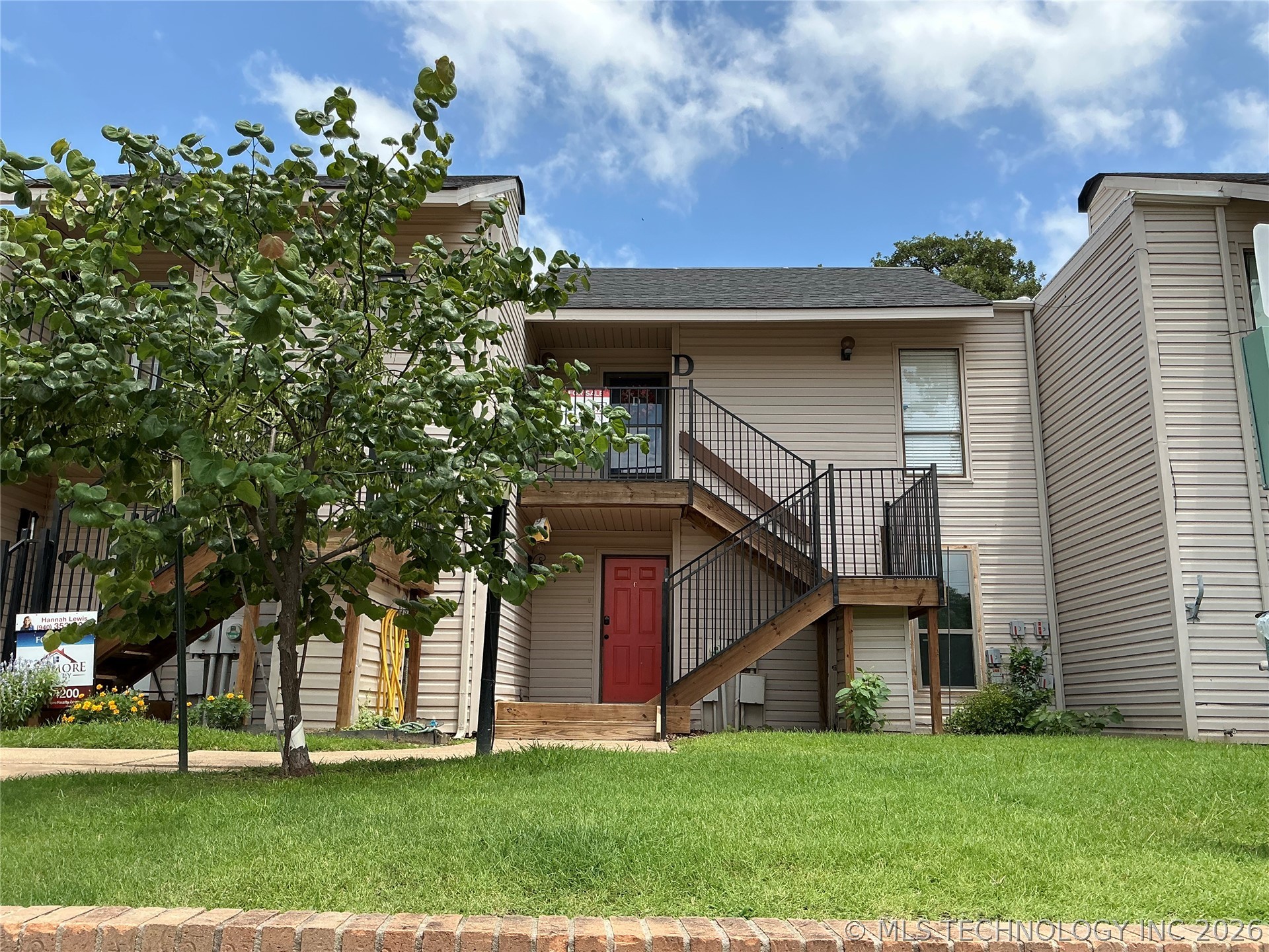 129 Falconhead Drive D Property Photo 1
