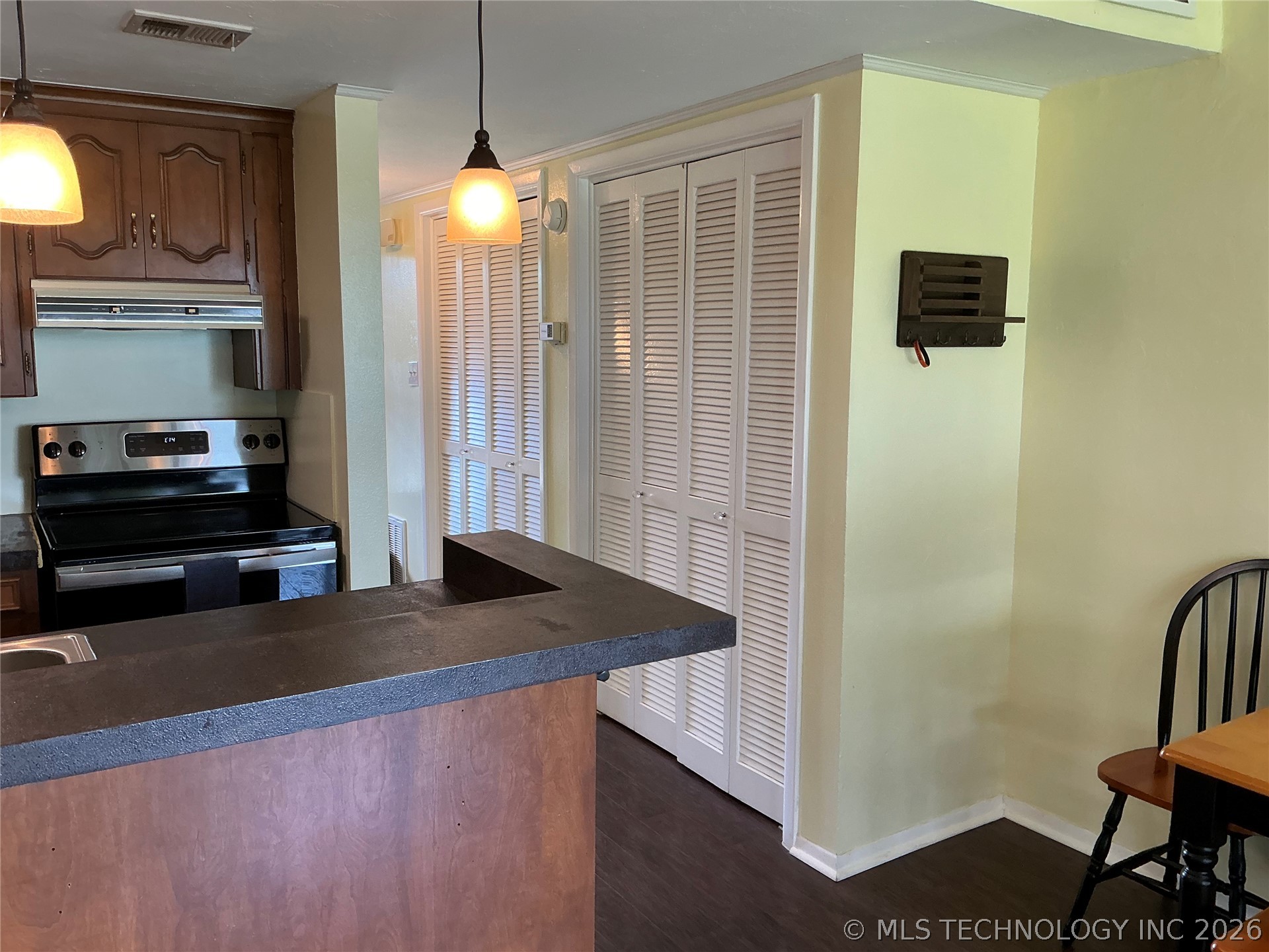 129 Falconhead Drive D Property Photo 11