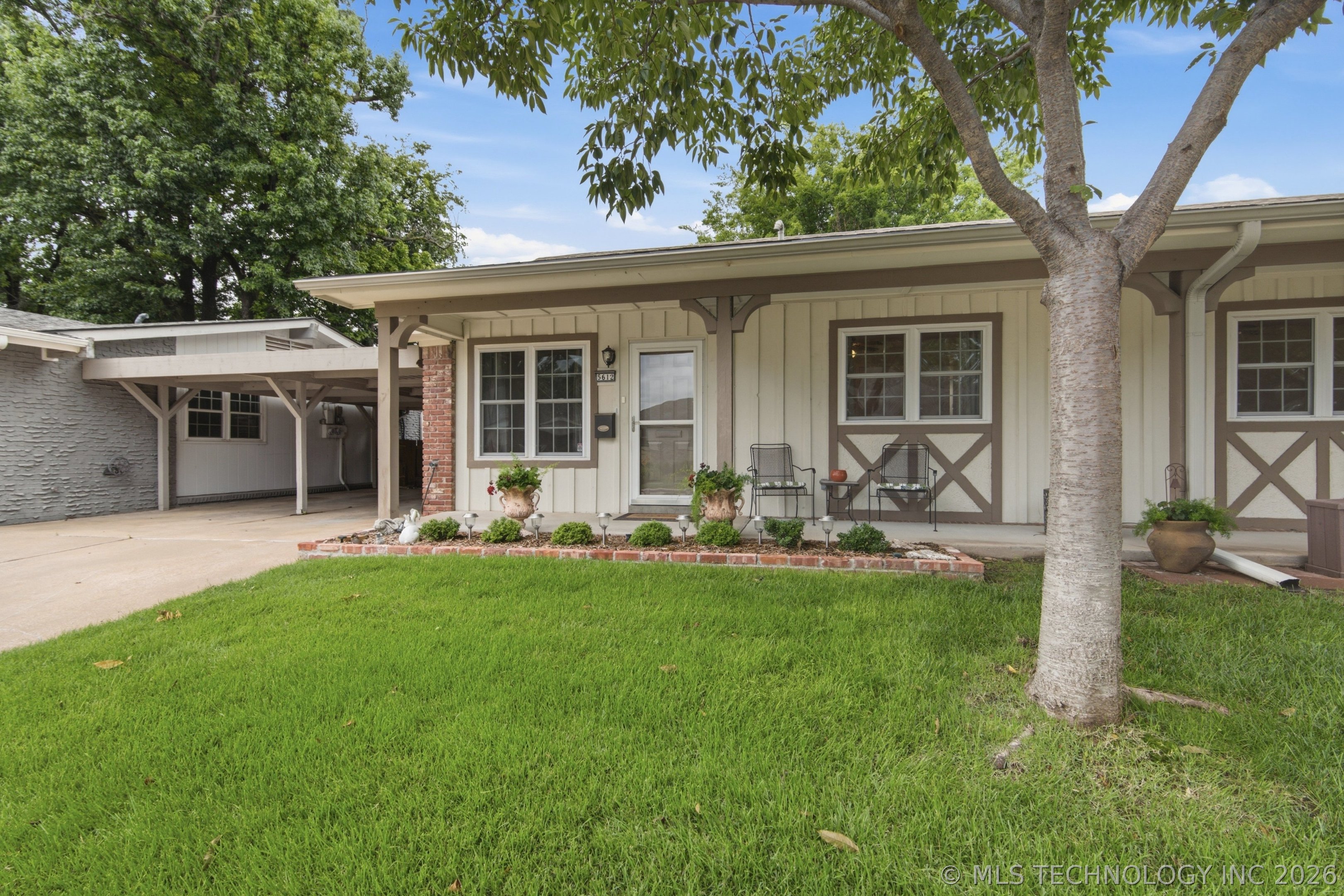 5612 S Madison Place 5612 Property Photo 1