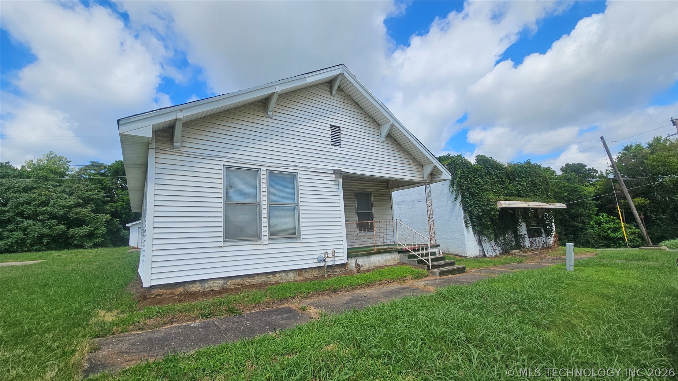 831 Altamont Street Property Photo 1